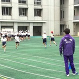 陸上競技部が世田谷区立駒沢小学校で長距離走指導を行いました