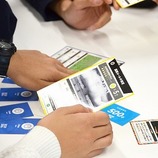 法学部の三竹直哉准教授の授業でSDGsを学ぶカードゲーム「2030 SDGs」を実施しました