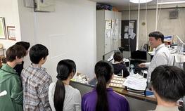 考古学専攻の２年生がパレオ・ラボを見学しました